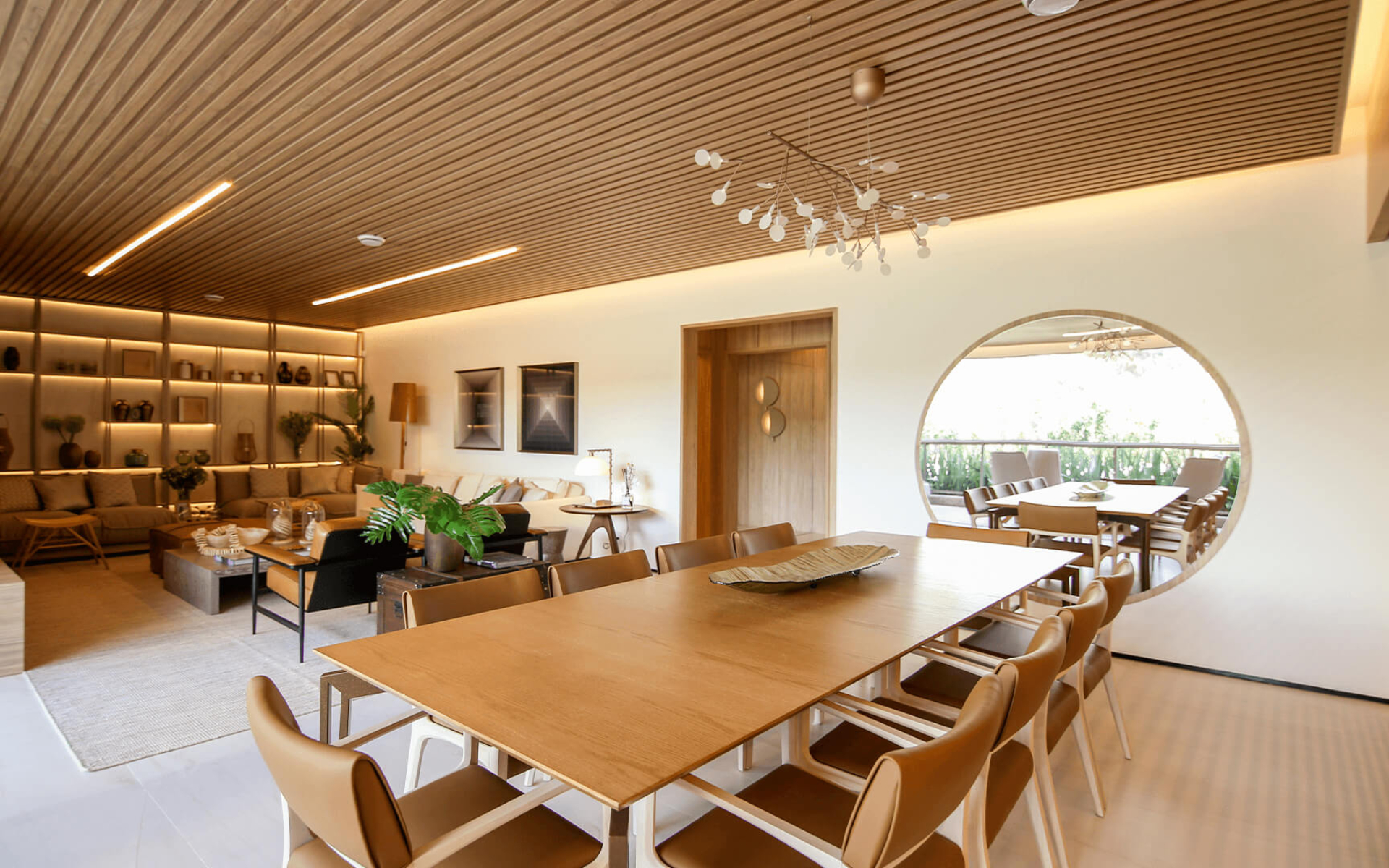 Sala de jantar - pé-direito em dimensões especiais 2,80m