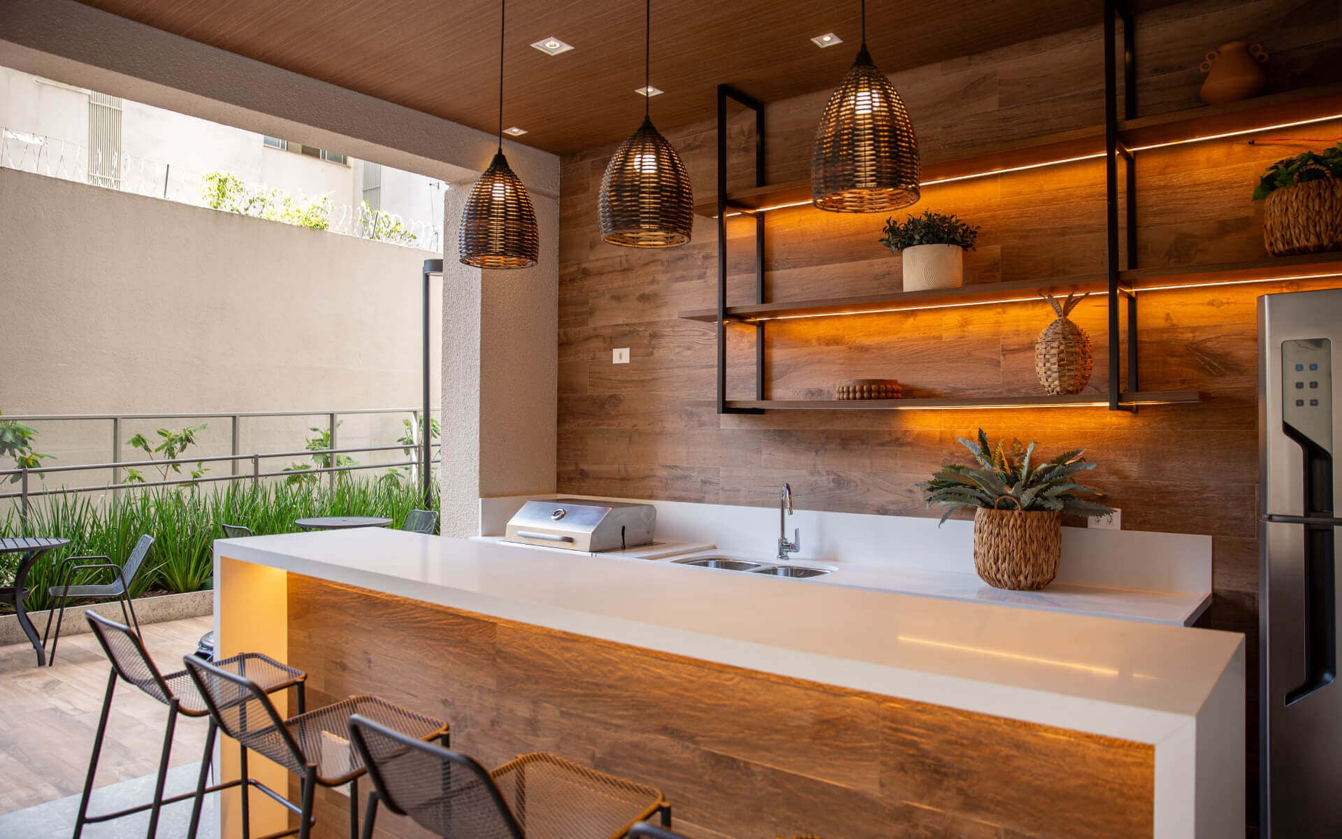 Bar externo com churrasqueira