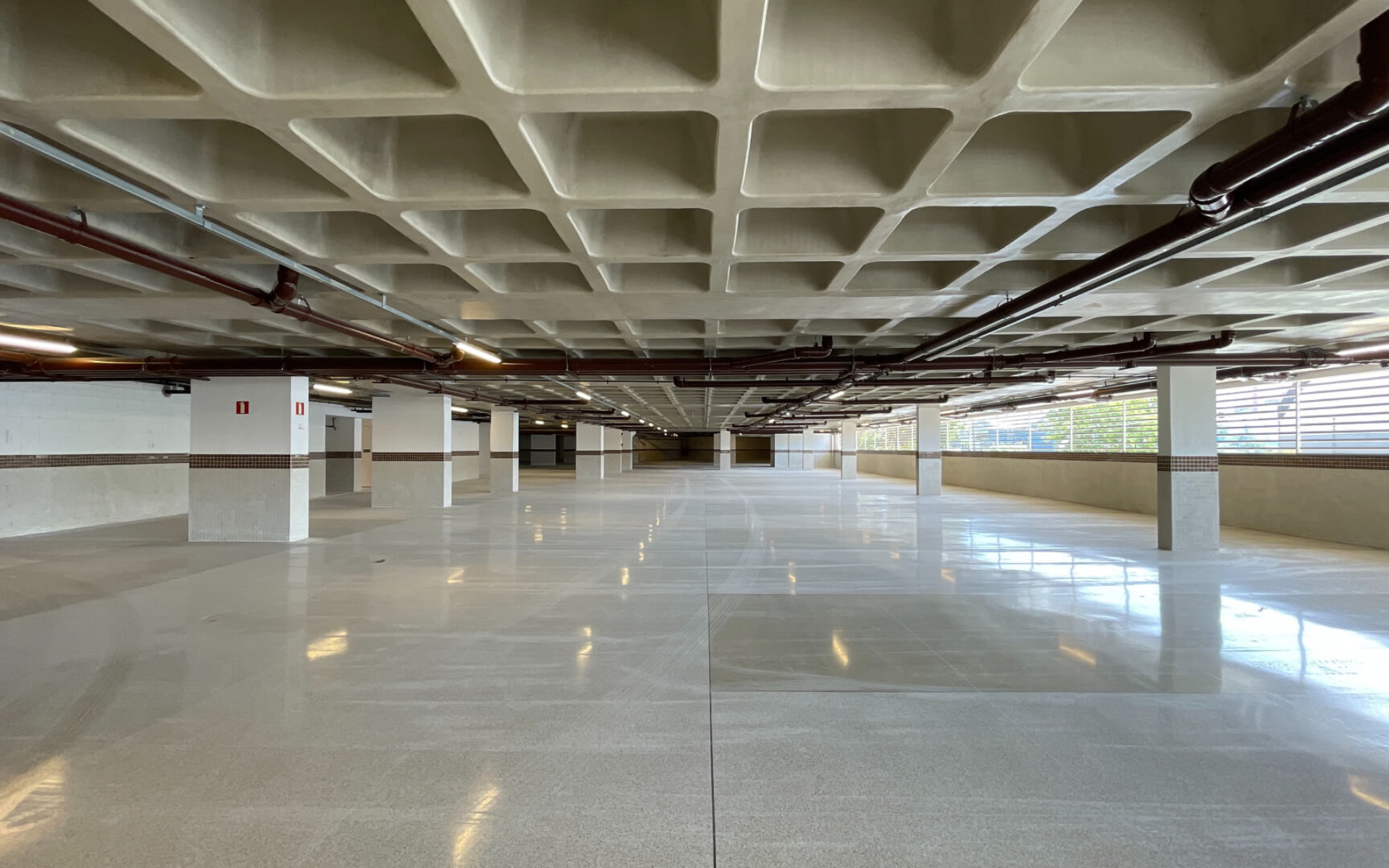 Garagem com acabamento em granilite