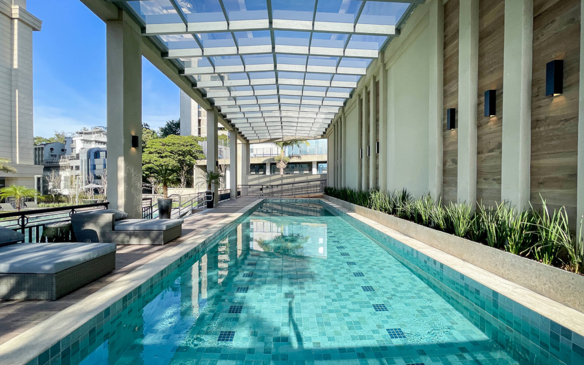 Piscina coberta com raia de 20m climatizada