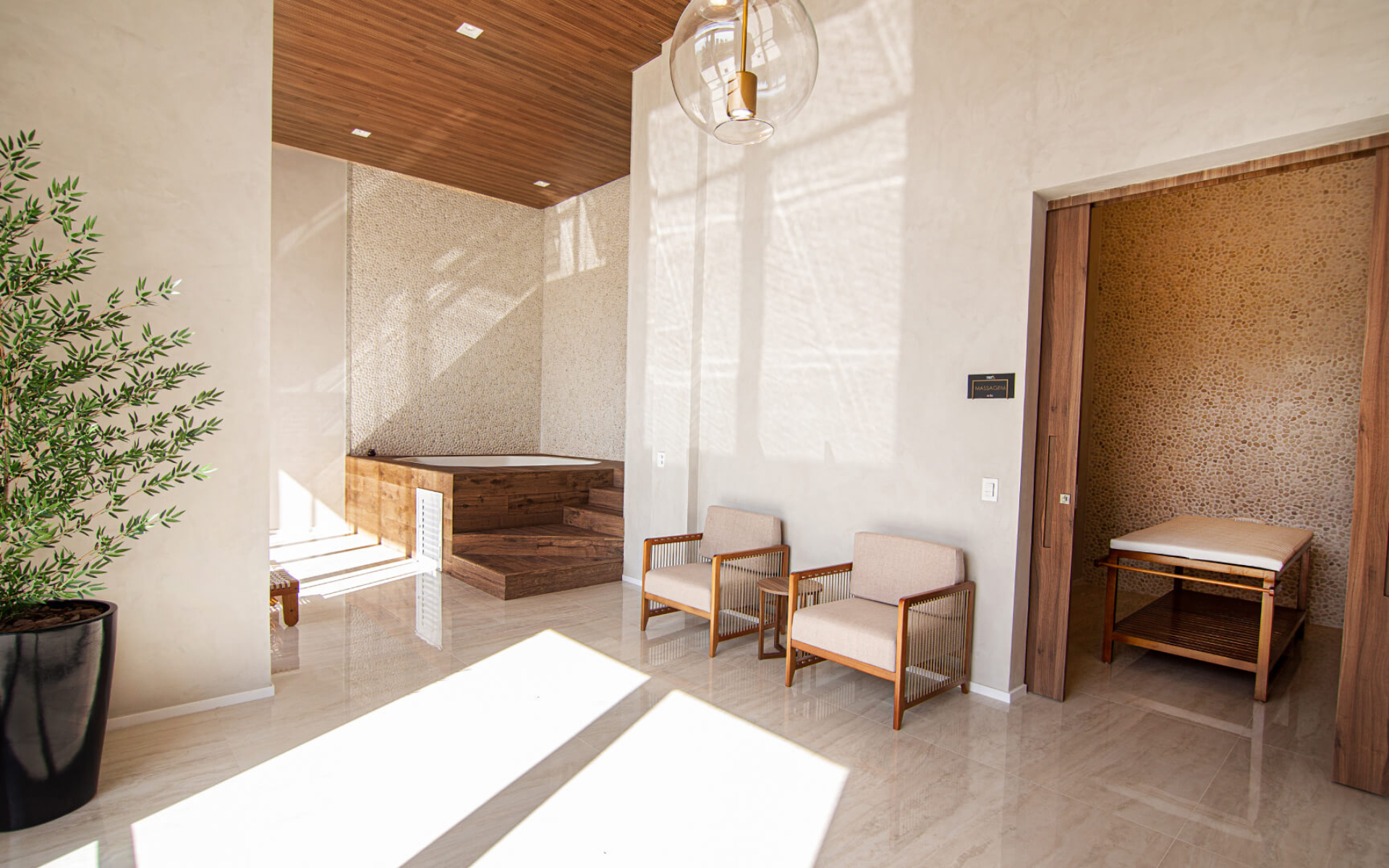 Spa, sala de massagem e sauna úmida com lounge
