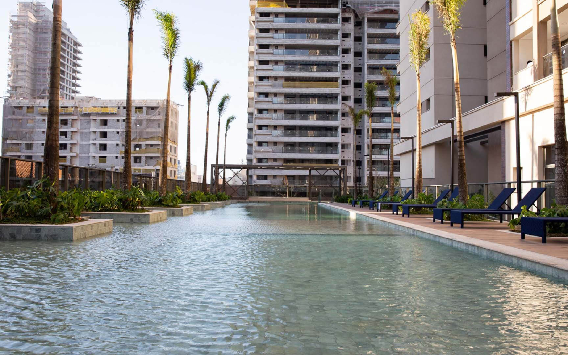 Complexo aquático - piscina climatizada com raia, piscina infantil, deck molhado, bangalôs e SPA