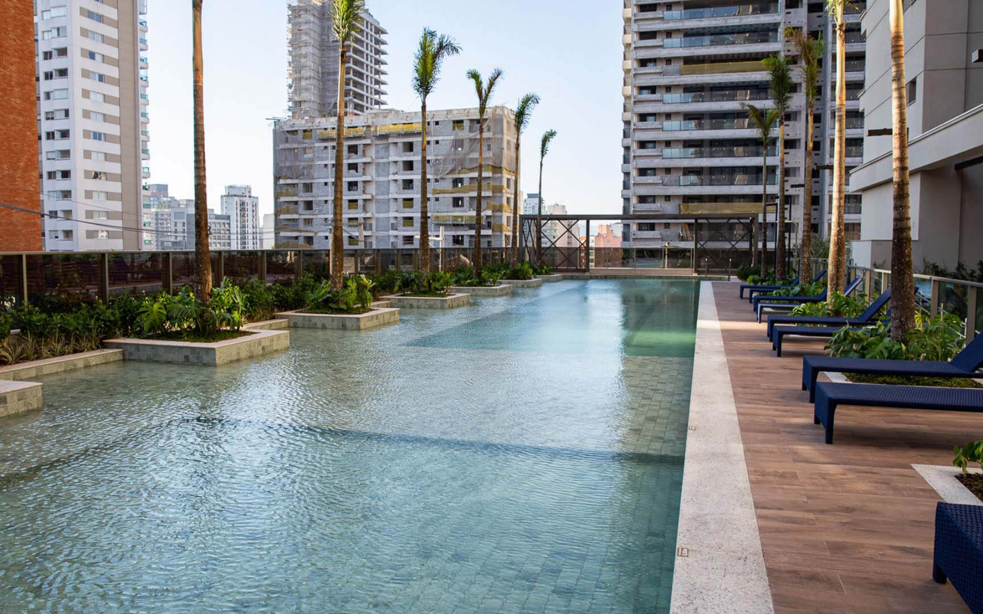 Complexo aquático - piscina climatizada com raia, piscina infantil, deck molhado, bangalôs e SPA