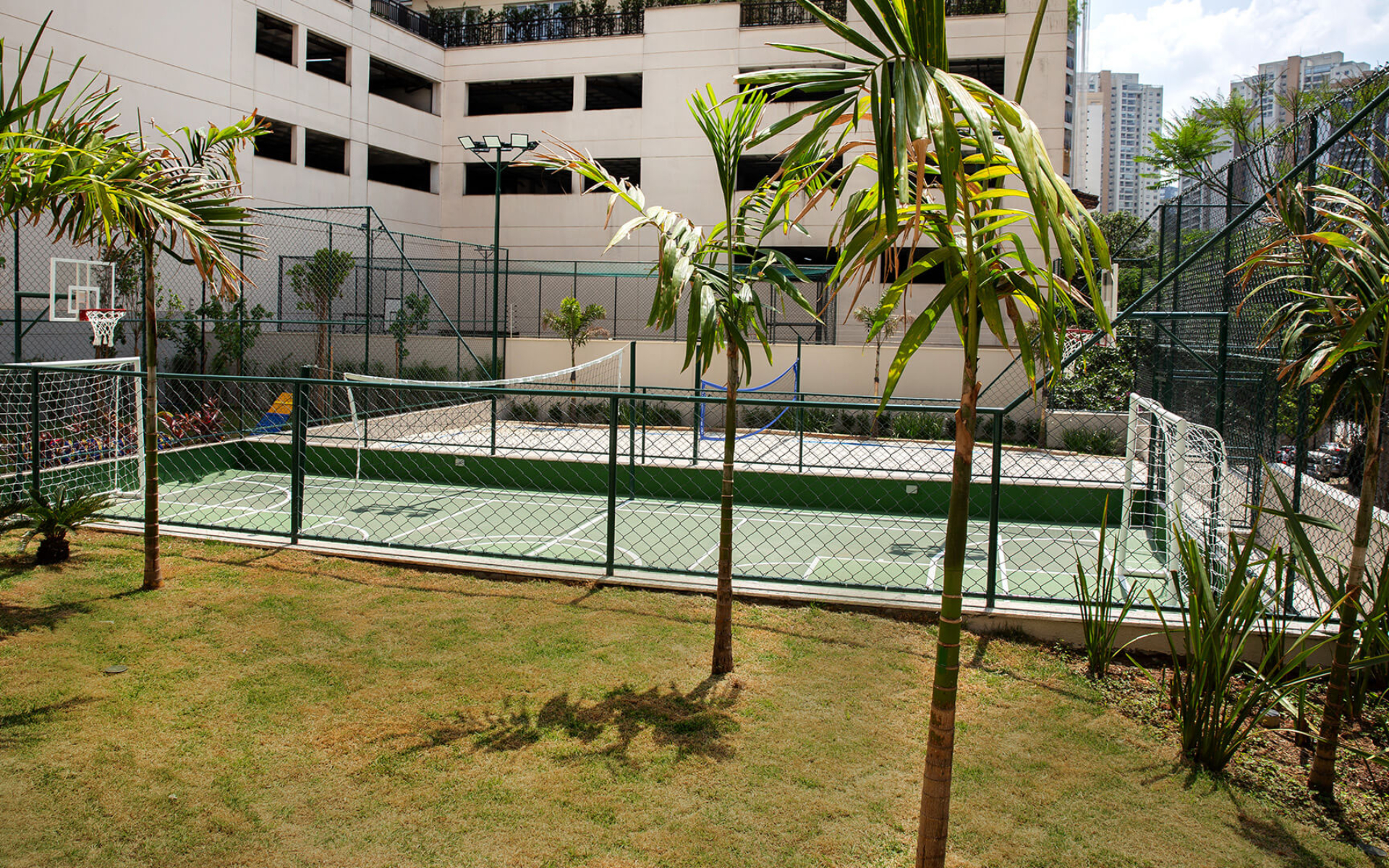 Quadras - poliesportiva e de beach tennis