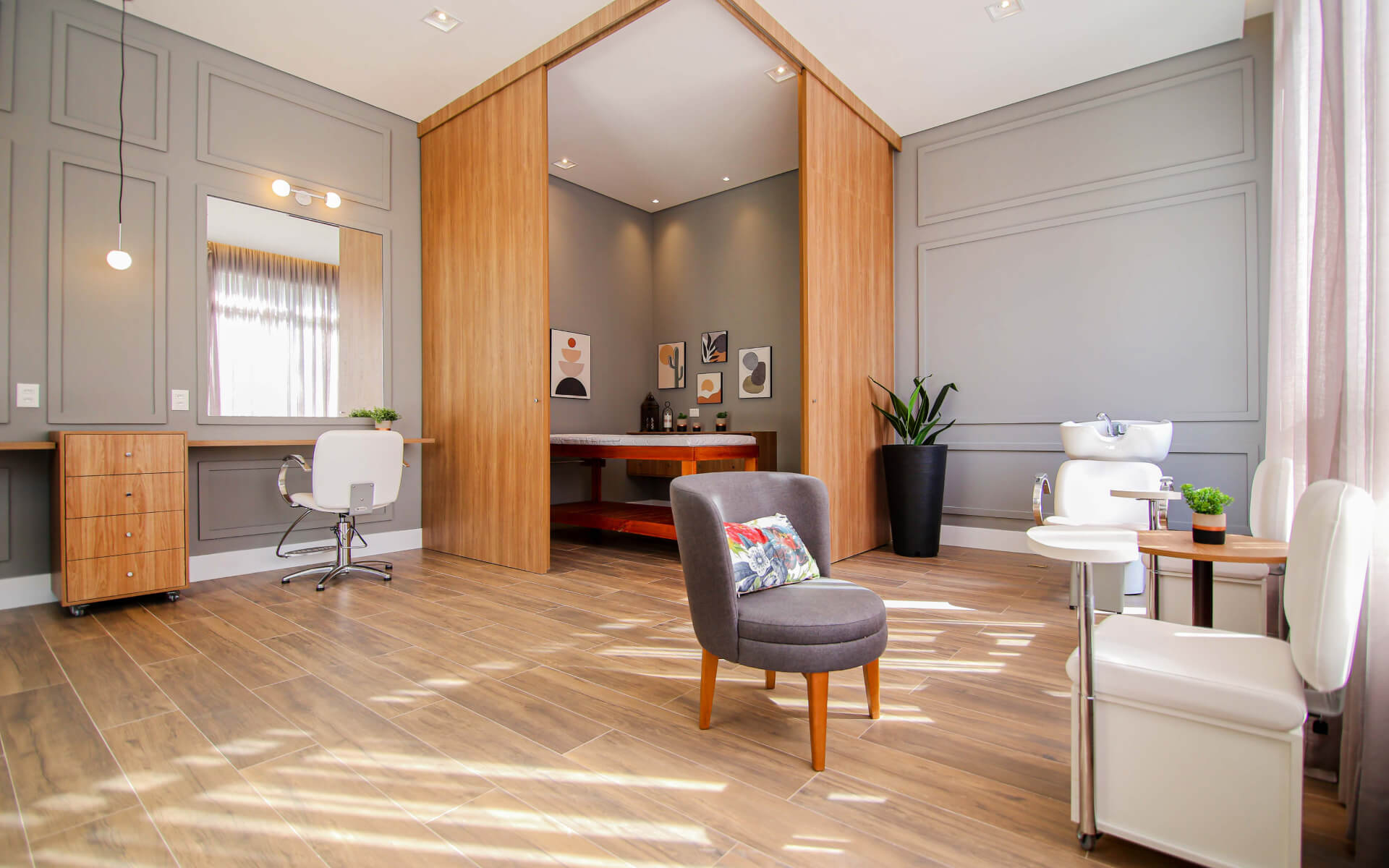 Espaço beauty com sala de massagem