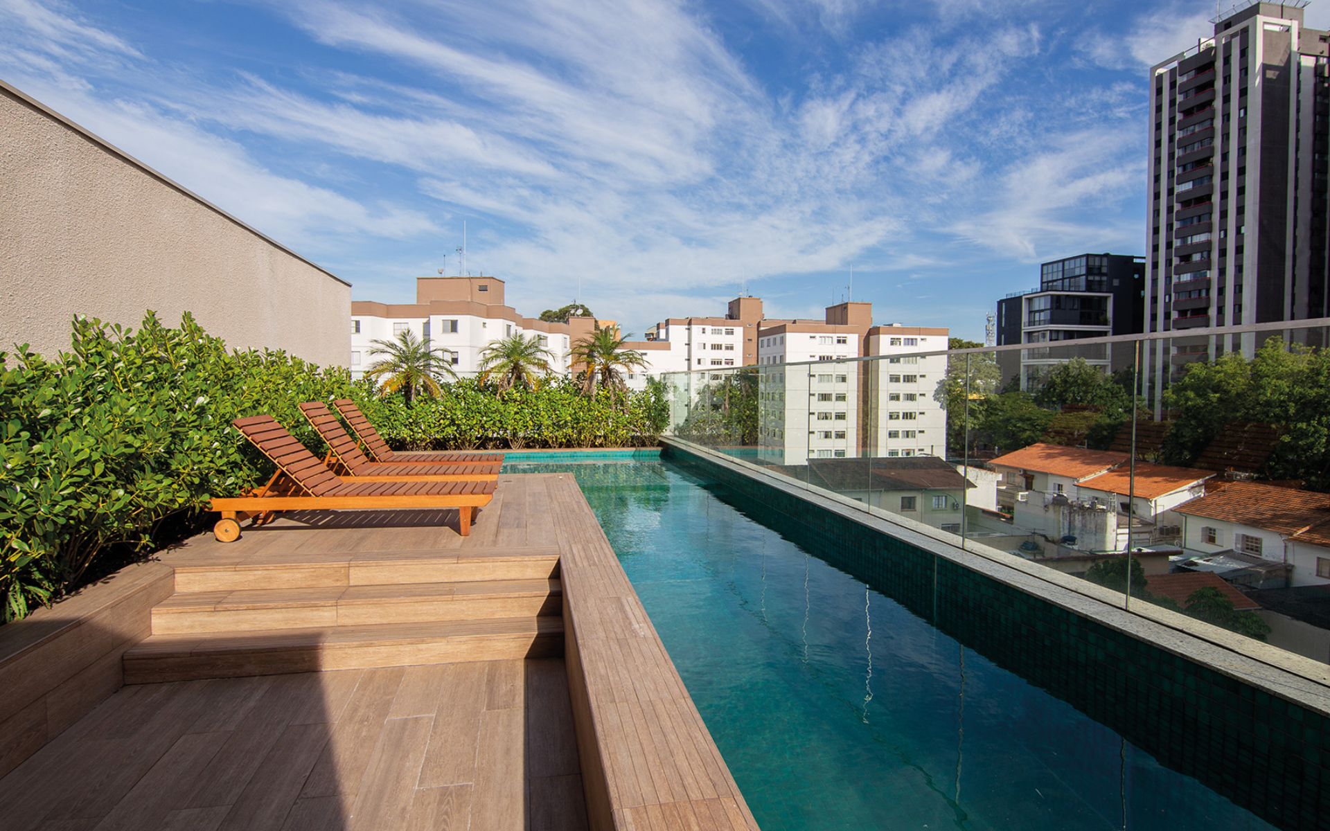 Rooftop Sky View com piscina descoberta