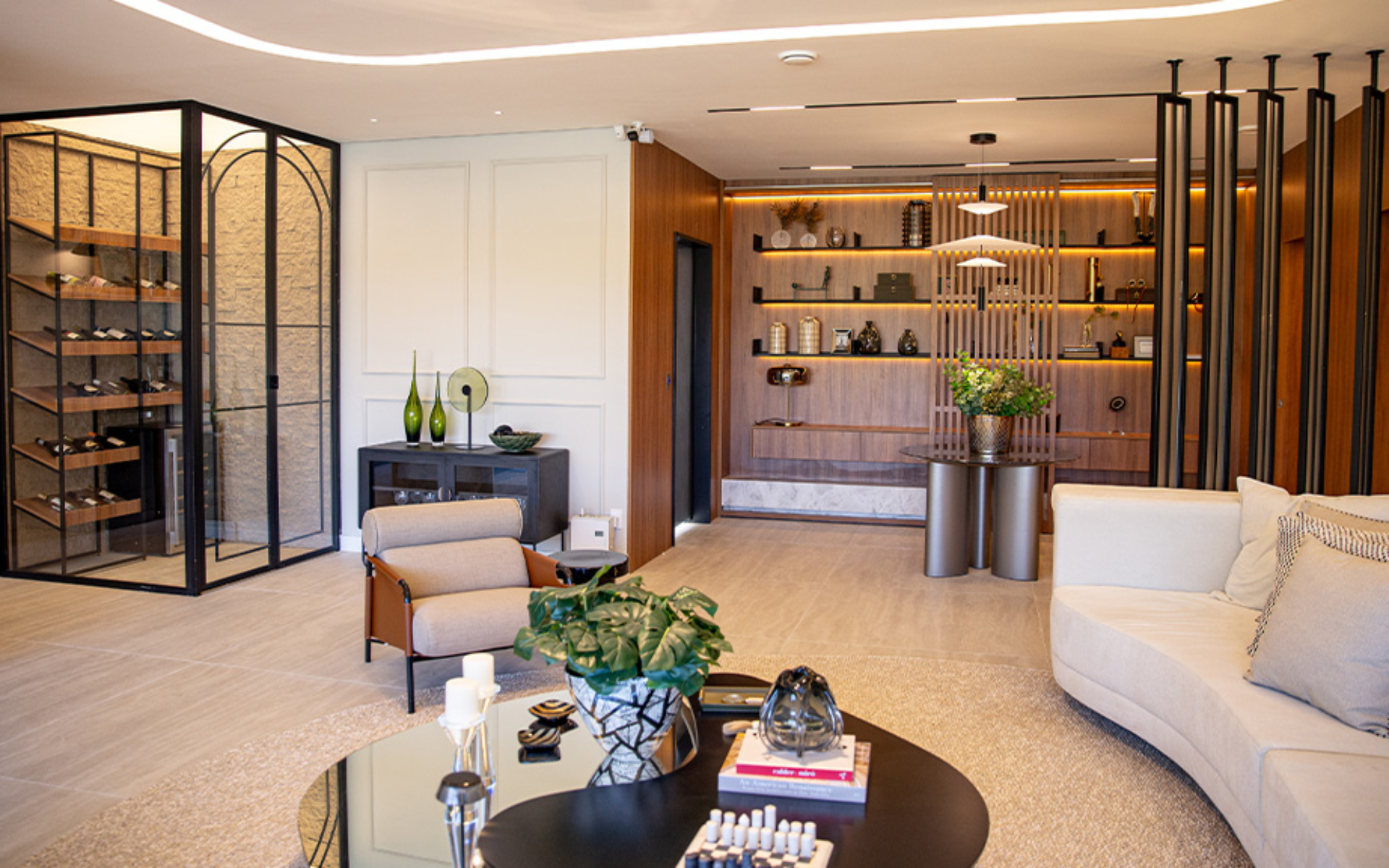Harmonie - Lounge e living integrados - Infraestrutura para iluminação cênica no living e no terraço panorâmico