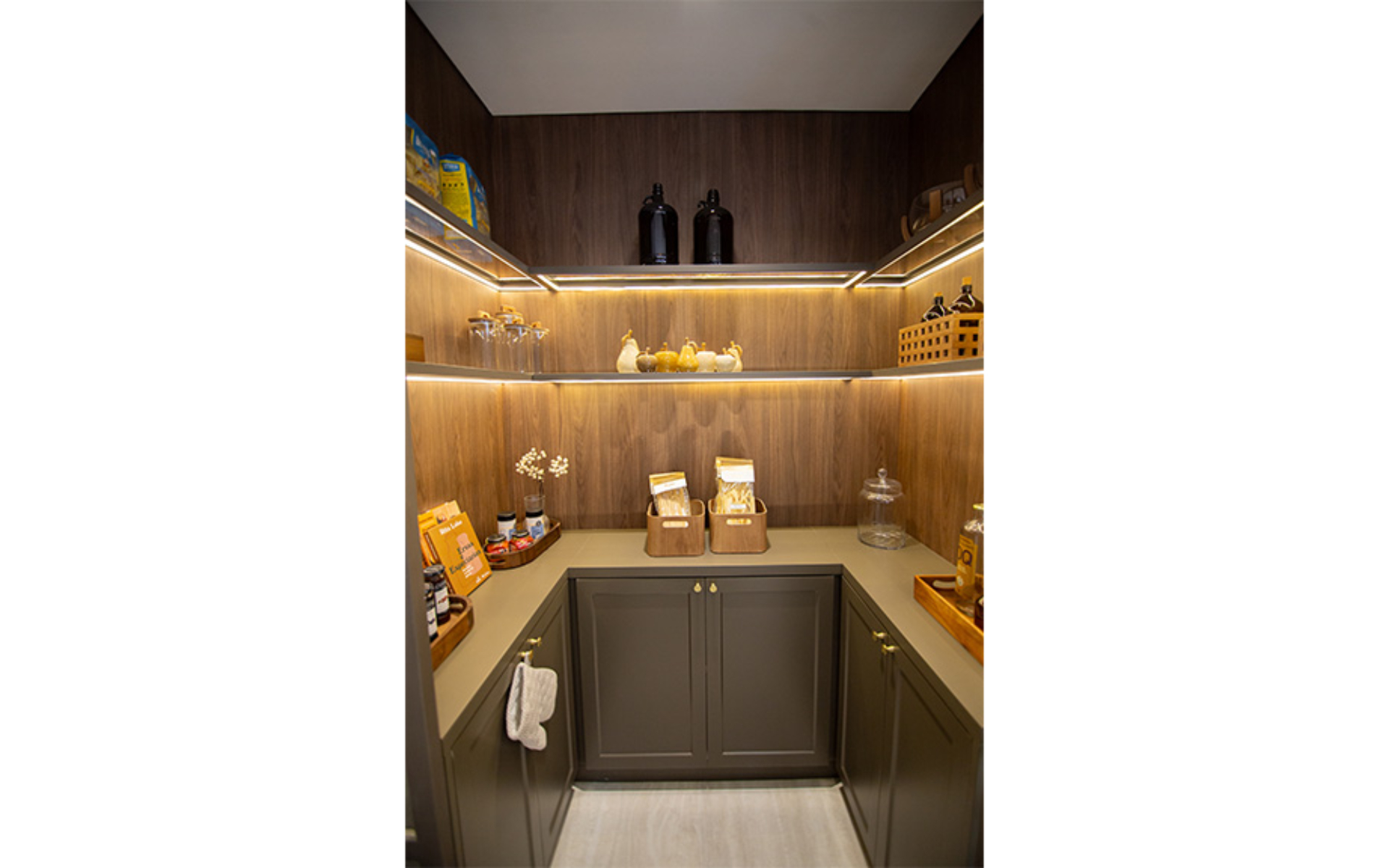 Lumière - Copa de mantimentos - Cozinha Gourmet, da Sala de Jantar e Dispensa